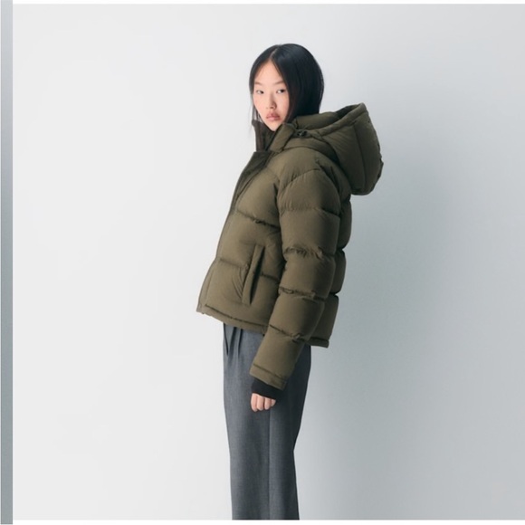 NWOT Aritzia THE SUPER PUFF™ Shorty - cliMATTE™ - Picture 3 of 8